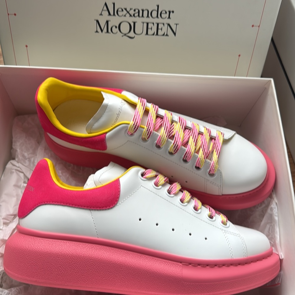 MCQUEEN RARE PINK WHITE YELLOW LOVE GIFT 39.5 summer